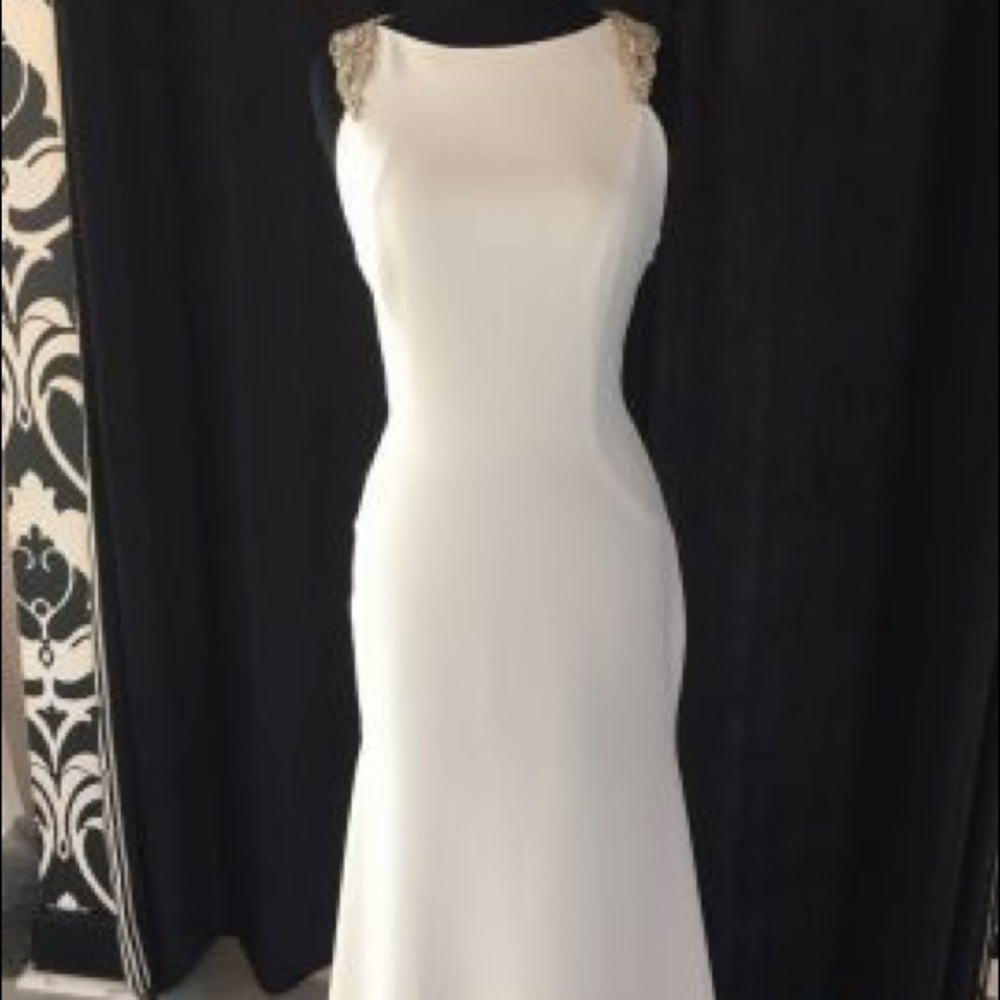 Pronovias - Emmett - Wedding Gown - Picture 2 of 6